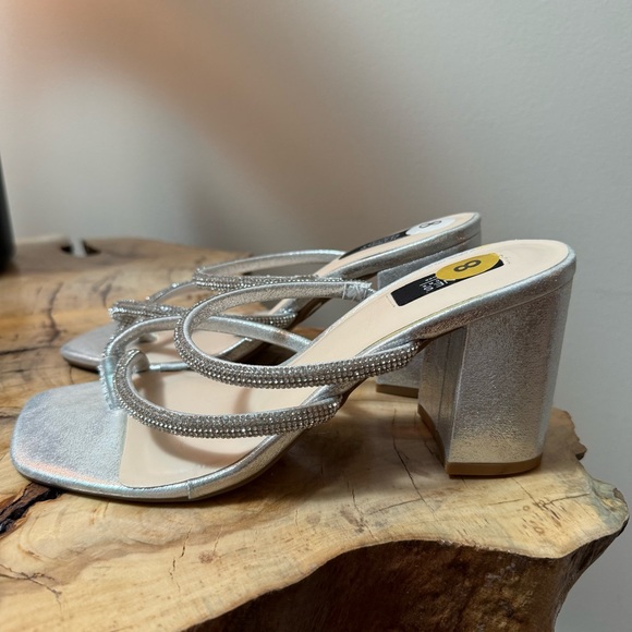 Jones New York Silver Sparkly Heels - Picture 4 of 8